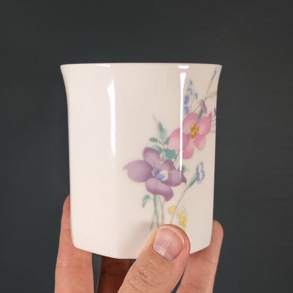 Set of 2 NEW BONE ORIGINAL porcelain coffee mugs, floral tea mugs made in Japan - Picture 6 of 7